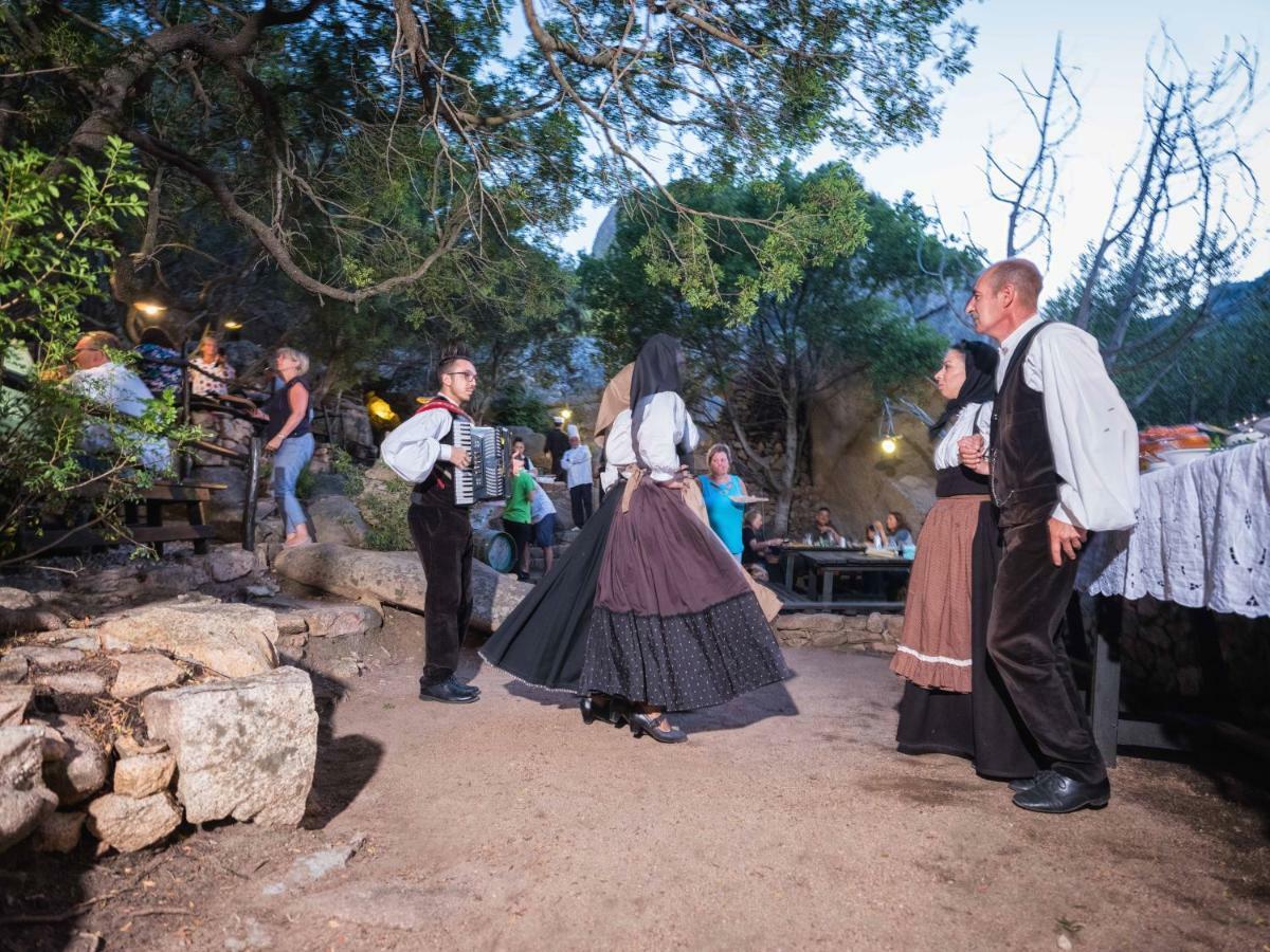 Hotel Rocce Sarde San Pantaleo Luaran gambar